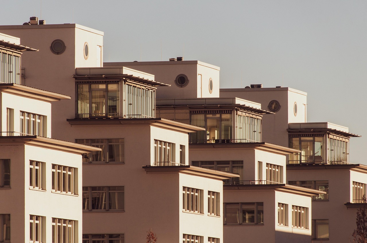 piata imobiliara constanta